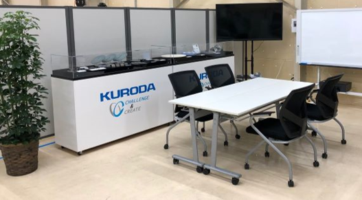 MMlab_desk.png